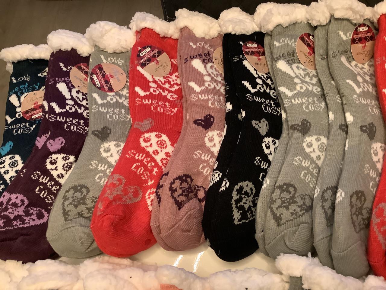 Partij leuke dames fluffy huissokken. ( partij 11)