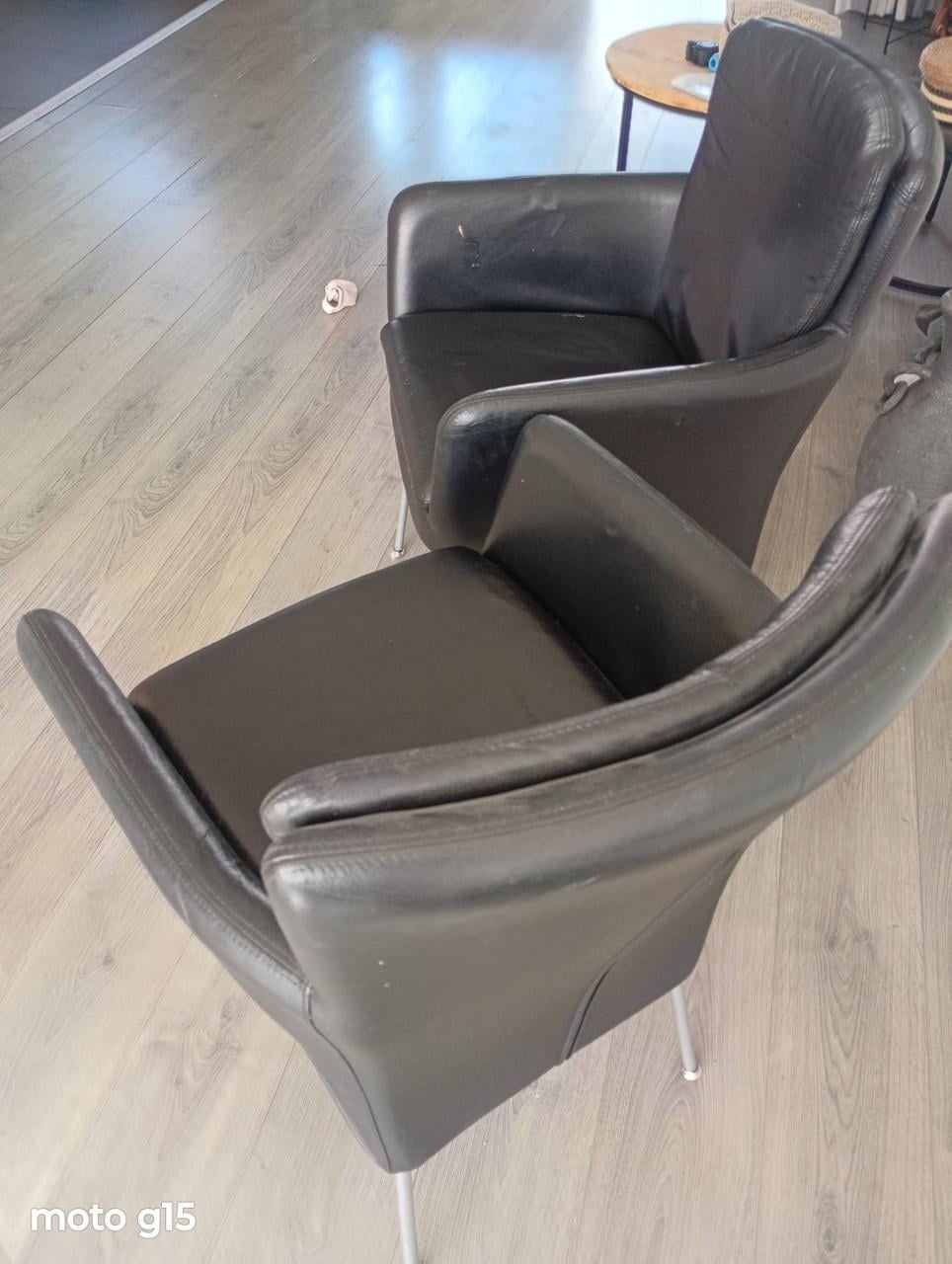 2 mooie leren stoelen