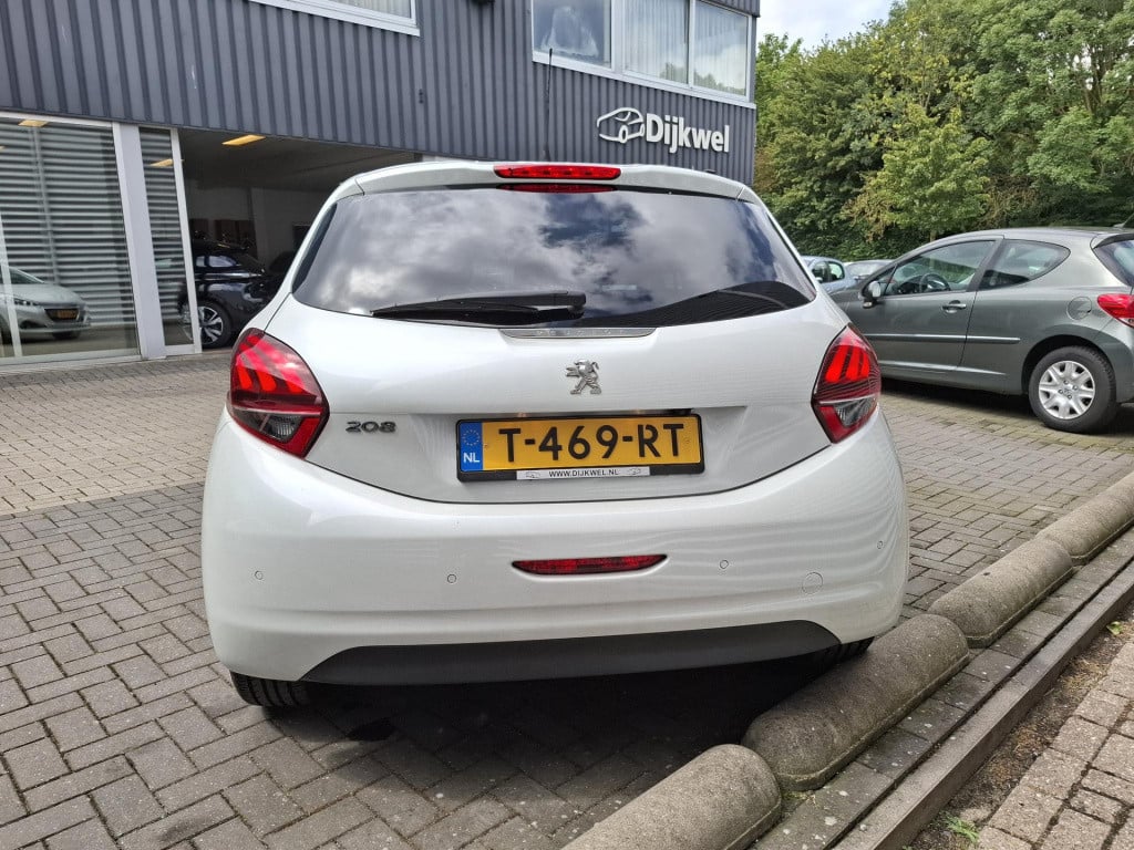 Peugeot 208 1.2 tech edition 110 eat6 automaat nav/clim/cam/lm