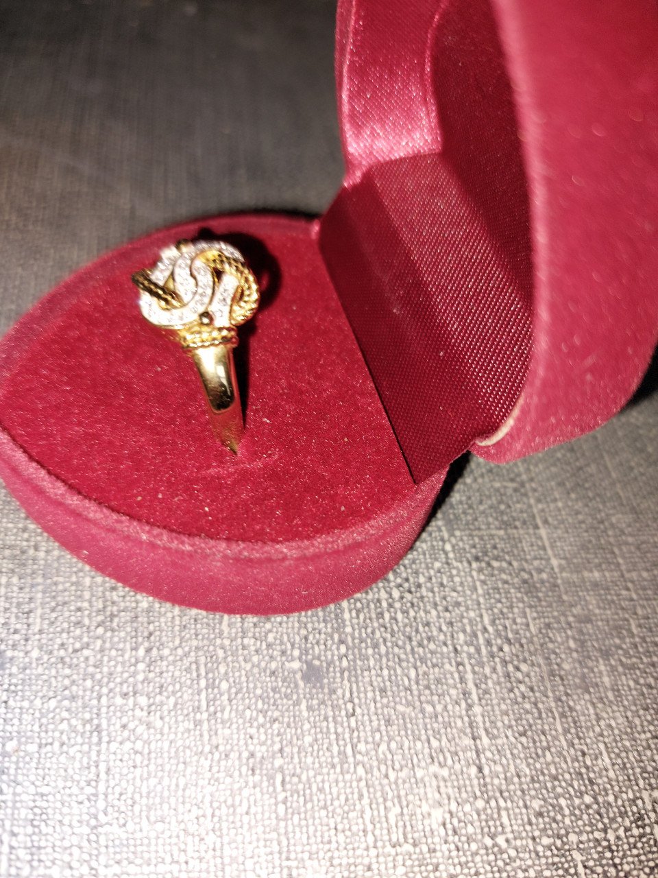 SURINAAMSE MATTENKLOPPER RING