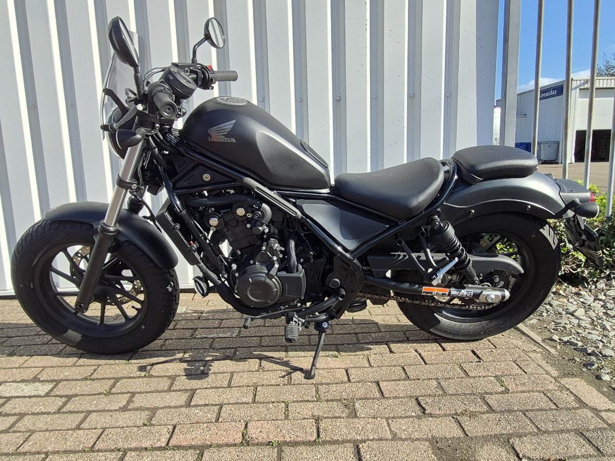 Honda Rebel 500 uit 2025, nagenoeg nieuwe chopper!