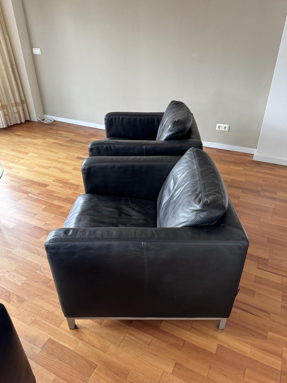 Bankstel bestaande uit 3 zitsbank en 2 stoelen