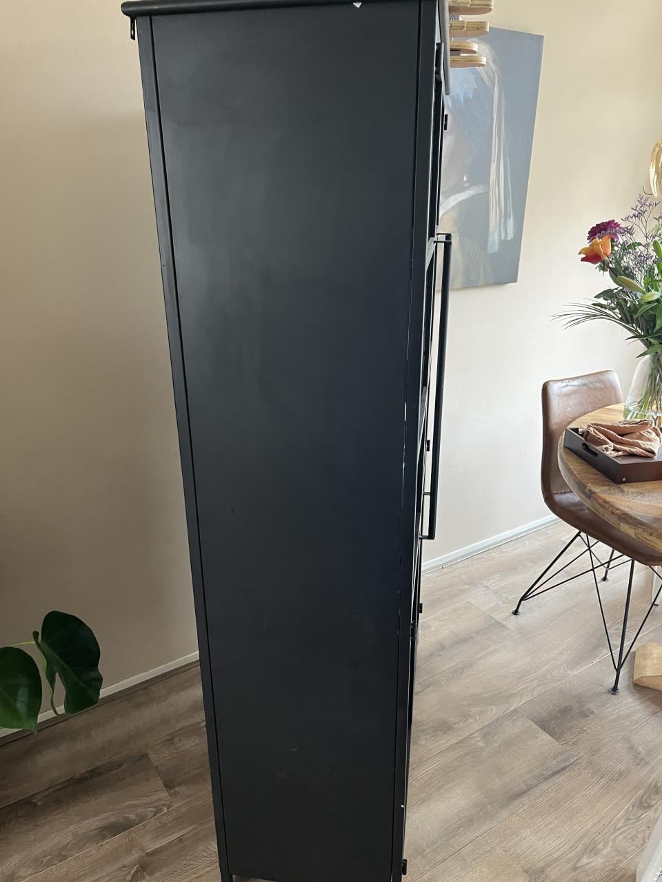 KOOPJE! Mooie moderne zwart kast