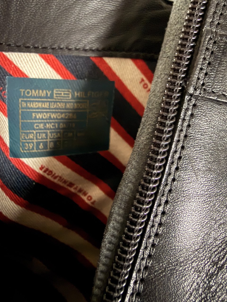 KOOPJE: Tommy Hilfiger dames enkellaarsje met hak