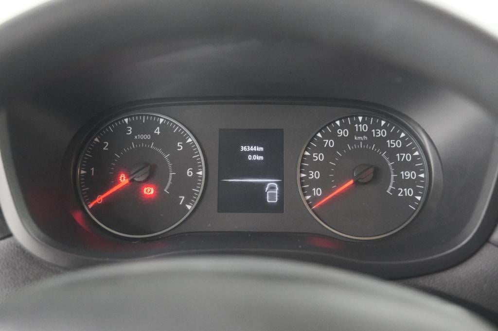 Renault Master t35 2.3 dci 135 l2h2 comfort | camera | vloerplaat | navigat