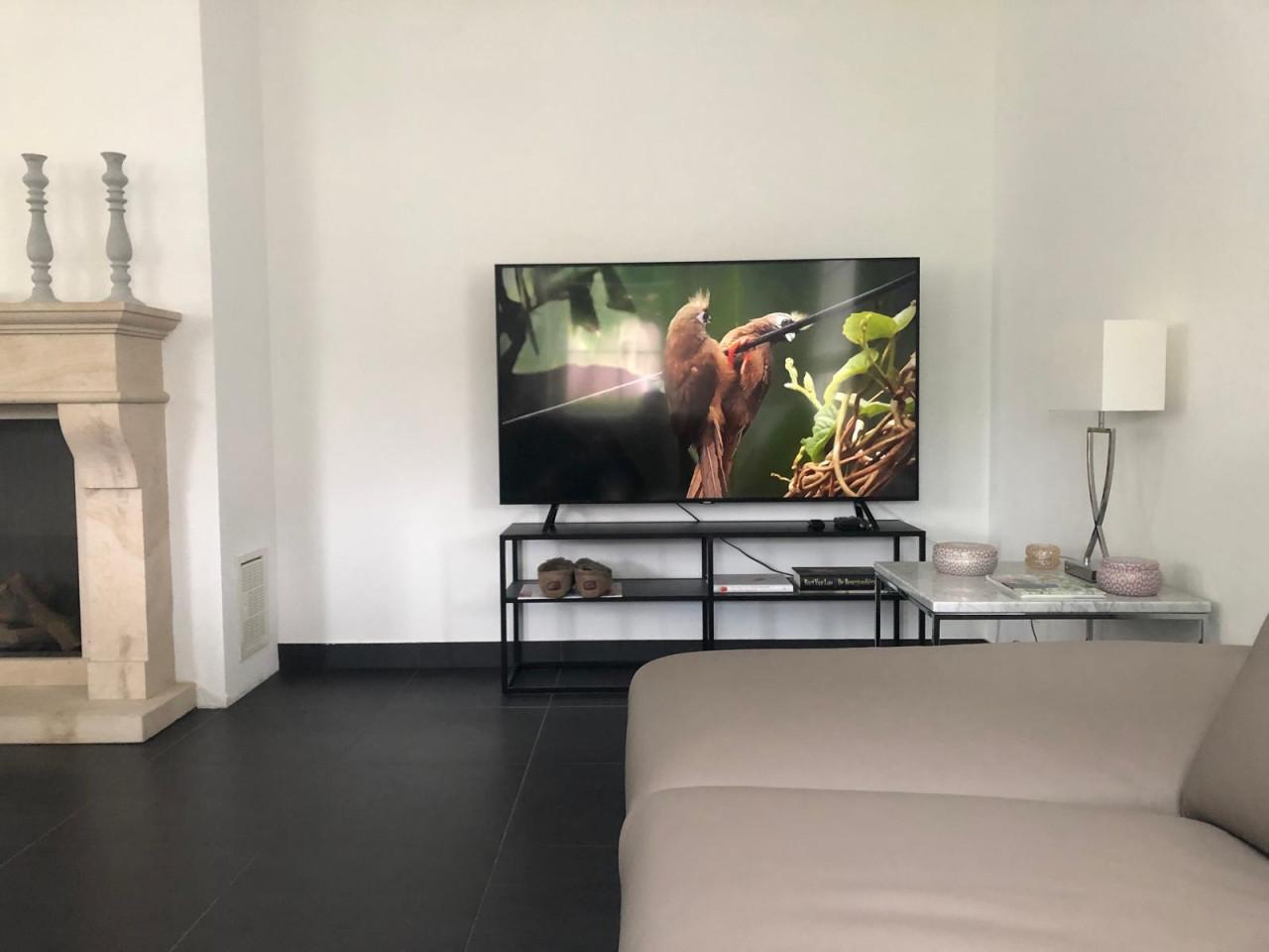 Modern nieuw TV meubel van € 140 voor € 40