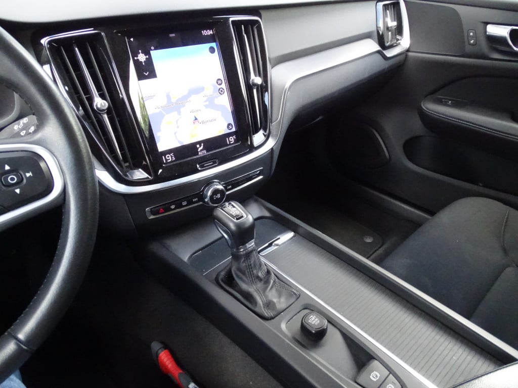 Volvo V60 2.0 t4 automaat business pack connect | apple carplay/android aut