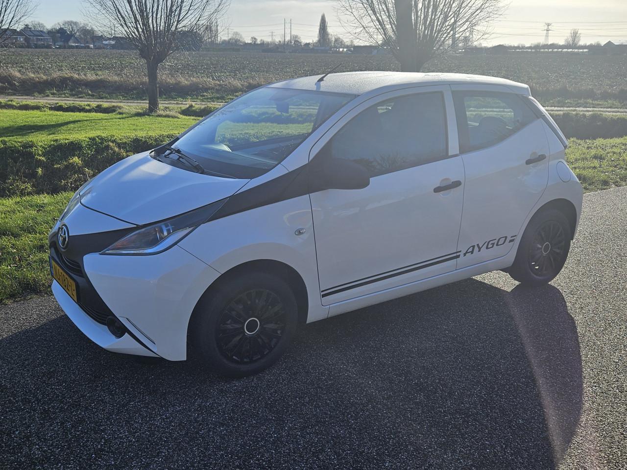 Zuinige Toyota Aygo 1.0 (2017) | 96.650 km | Airco + Cruise | 4-deurs