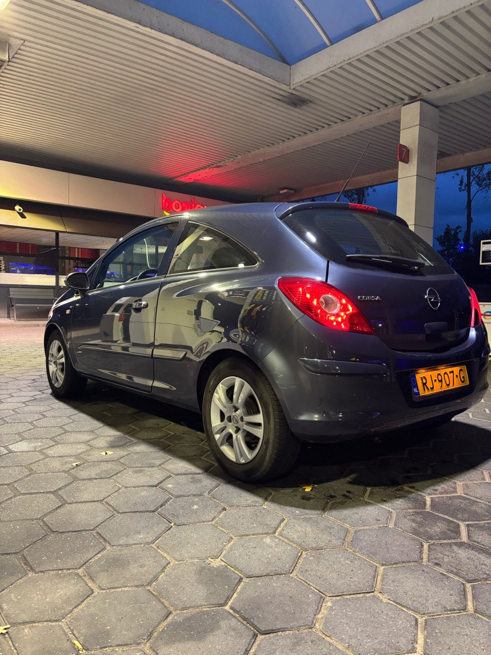 Opel Corsa D 1.2 - 16v bj-2006 carplay