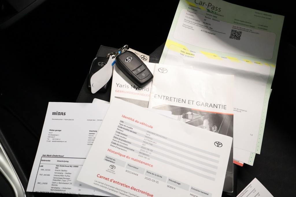 Toyota Yaris 1.5 hybrid style | pdc | head-up | dodehoek | draadloos laden