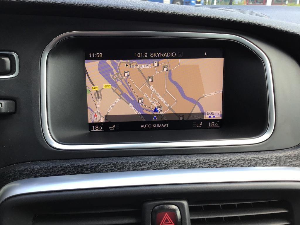 Volvo V40 t3 153pk aut6 polar+ sport| panodak| camera| trekhgaak| h&k soun