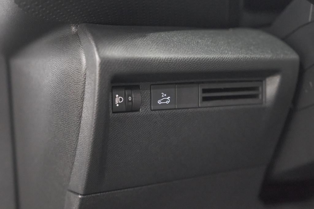 Citroen C4 X 1.2 hybrid 145 max | camera | adaptieve cruise control | apple