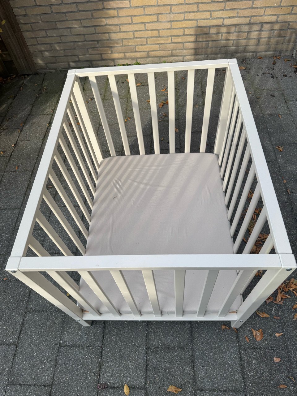 Beige box met matras