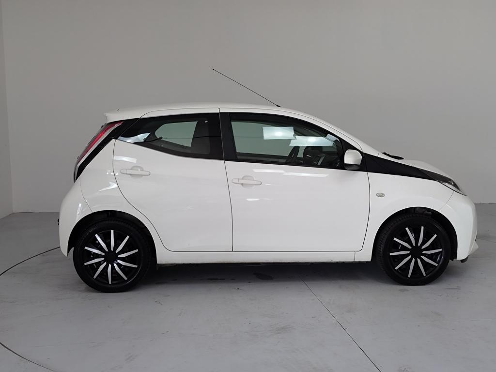 Toyota Aygo 1.0 vvt-i x-play|afneembare trekhaak|cruise control