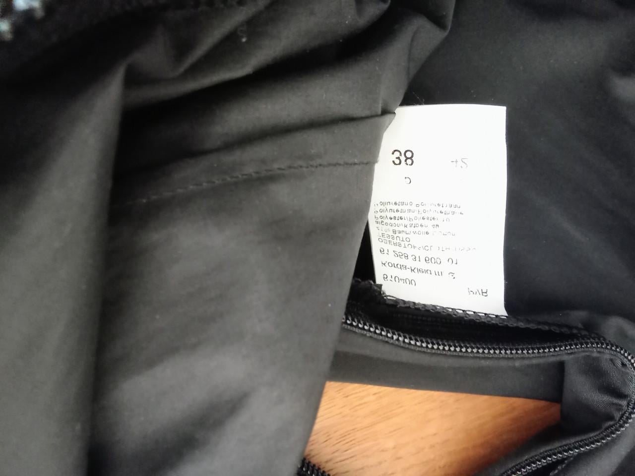 Aparte prachtige zwarte jurk merk Airfield . Maat 38