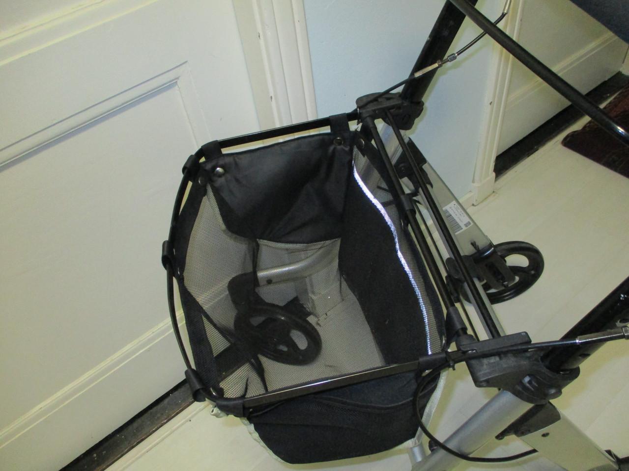 Binnen rollator met tas en dienblad te koop
