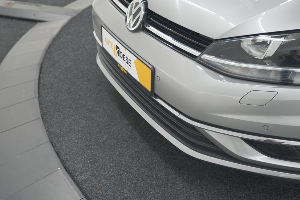 Volkswagen Golf 1.0 tsi 110pk highline | adaptieve cruise control | apple c