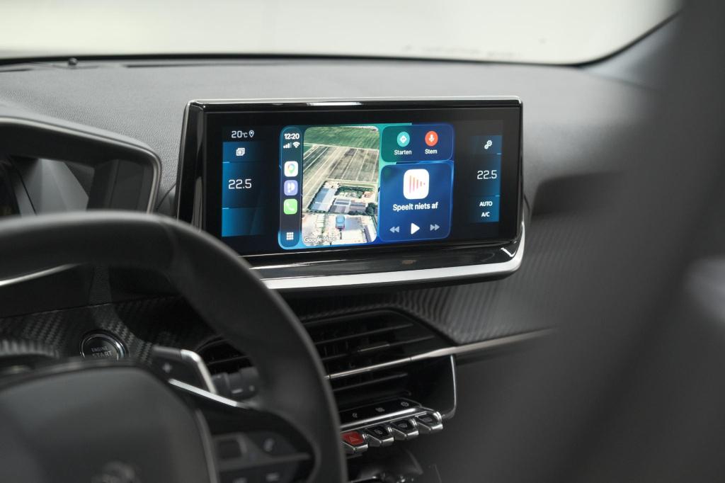 Peugeot 208 puretech 100 eat8 allure | camera | navigatie | apple carplay |