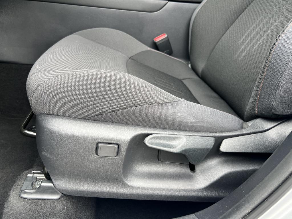 Toyota C-hr 1.8 hybrid 140 dyn
