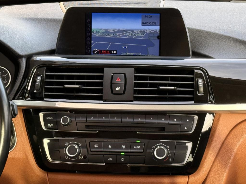 BMW 3-serie 320i high executive | harman/kardon | leder | v + a parkeersens