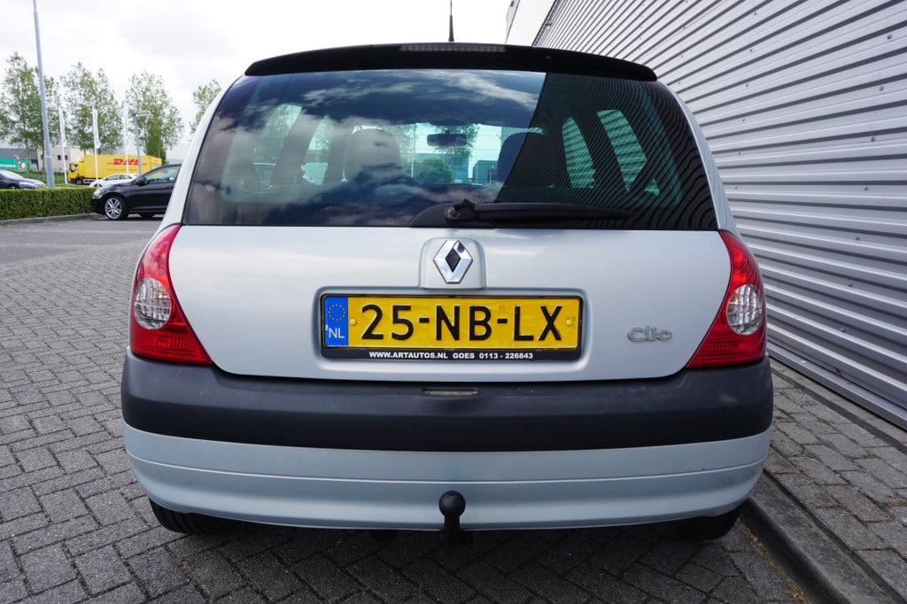 Renault Clio 1.2-16v dynamique airco / elektr. ramen / trekhaak / nap
