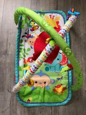 Kleurig kinderkleed met bogen en leuke & leerzame accessoires!