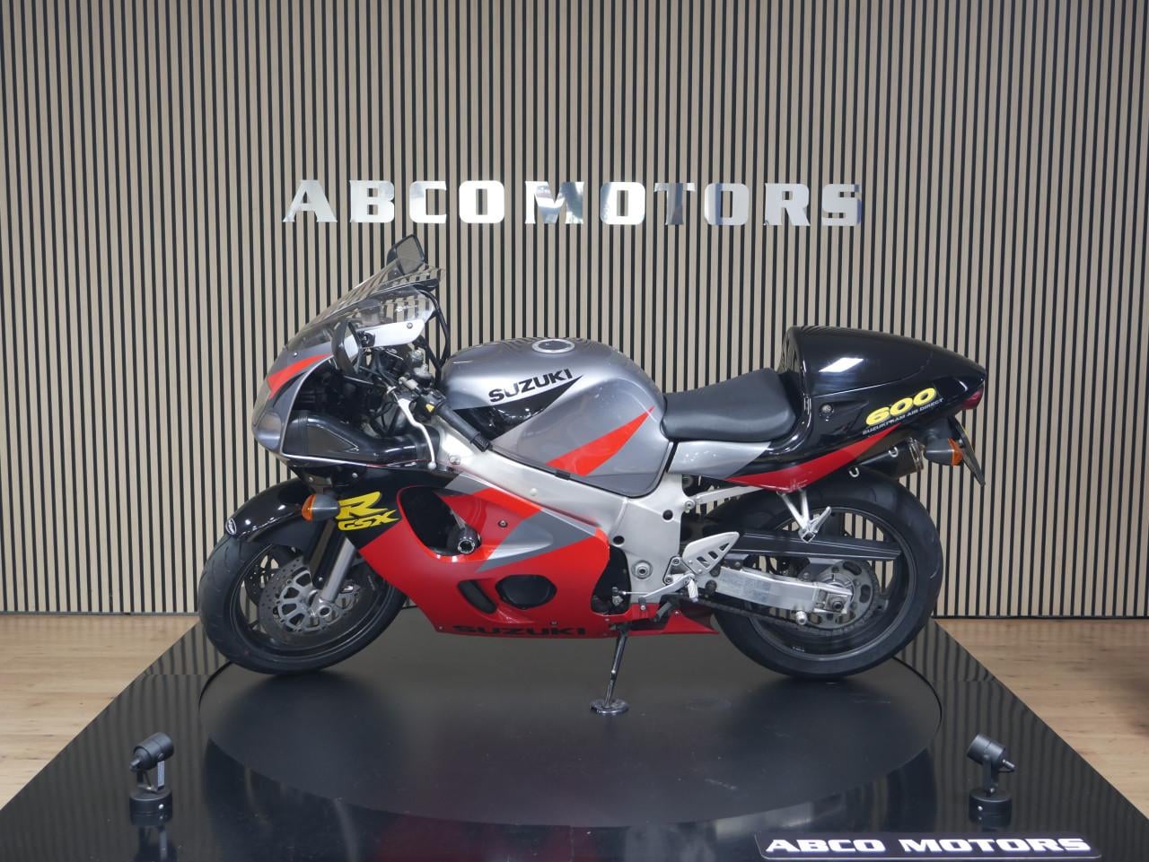 SUZUKI GSX-R 600