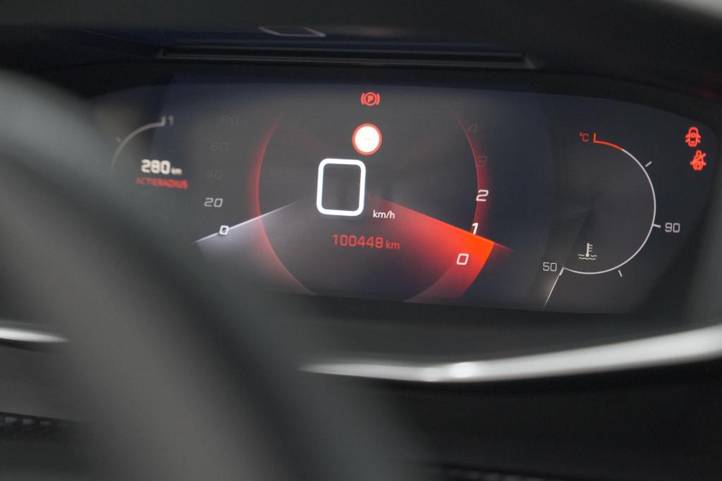 Peugeot 2008 puretech 130 blue lease allure | camera | navigatie | parkeers