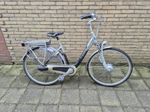 Nette Gazelle E-Bike in goede staat en nieuwe banden.