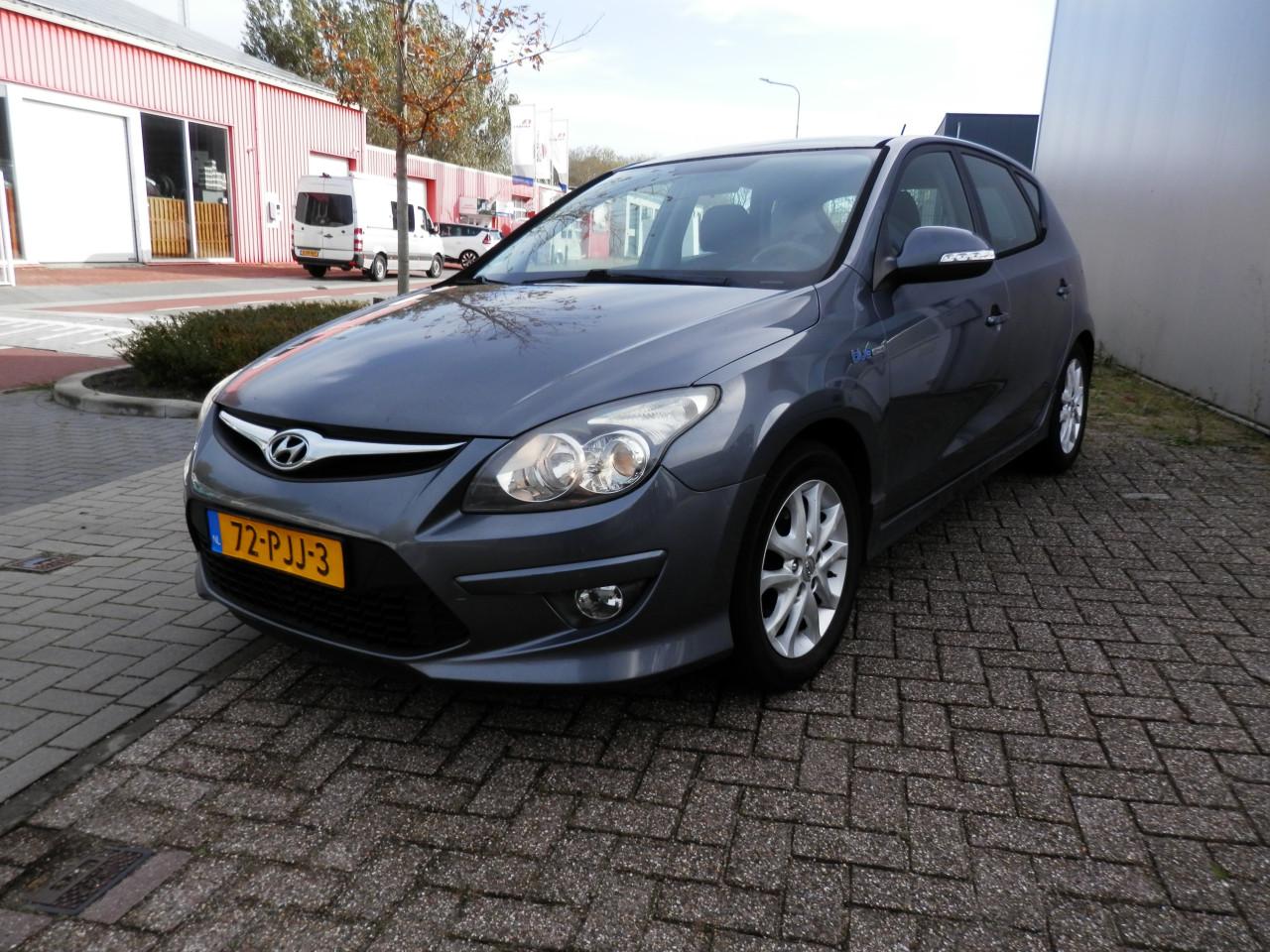 Auto Garant Biedt Aan: Hyundai I 30 1.6i
