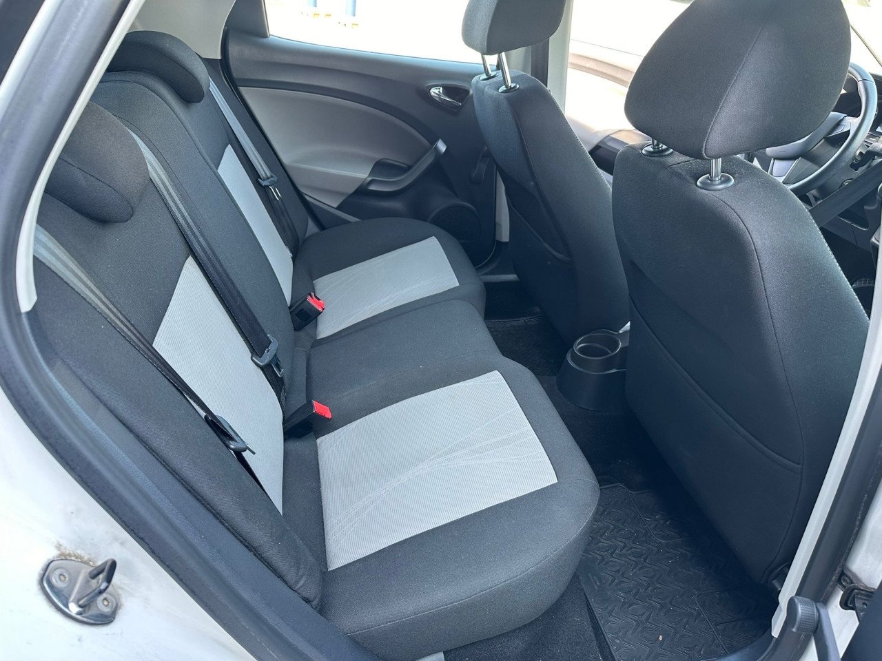 Seat Ibiza 1.2 TSI Style Xenon l Stoelverwarming l Navigatie