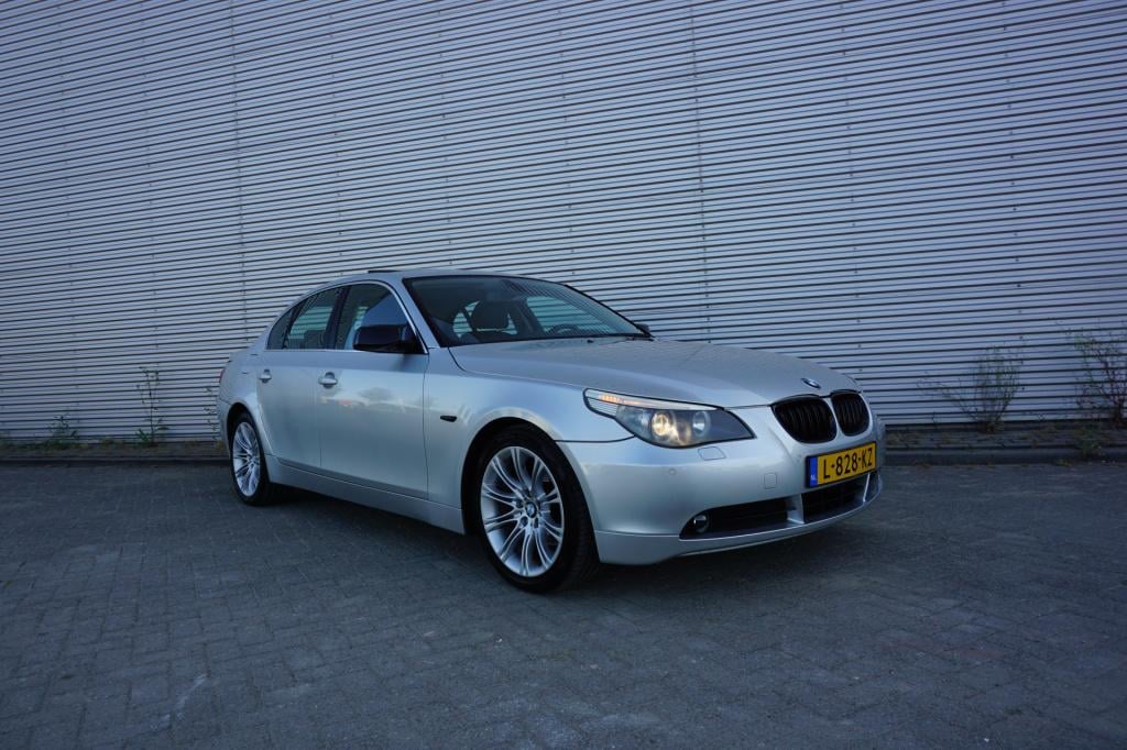 BMW 5 Serie 523i automaat - airco / navi / cruise / leder / pano / stoelver