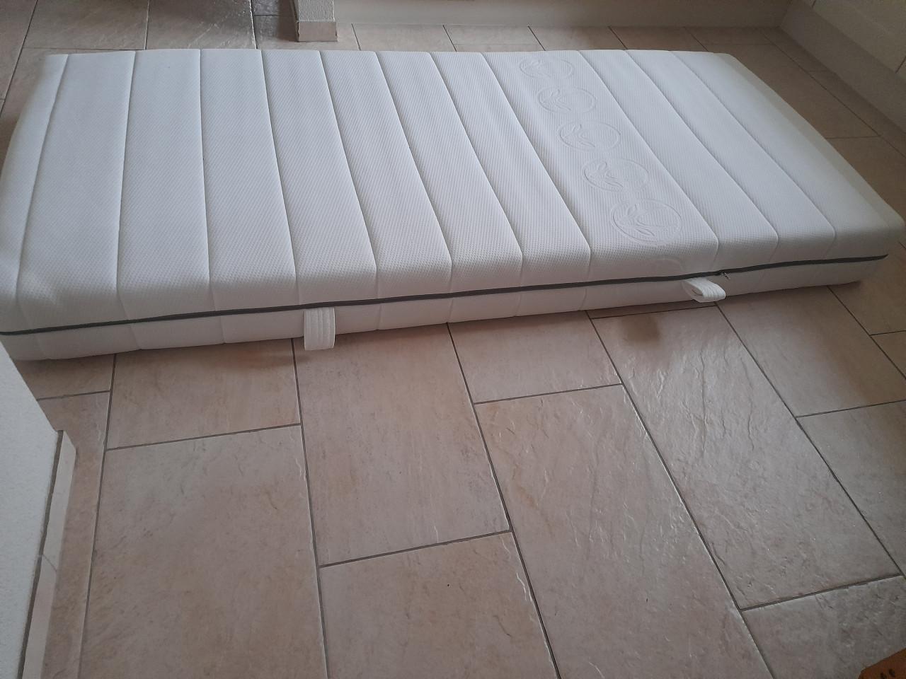 Swiss matras 90 x 200 x 20 ( in goede schone staat )