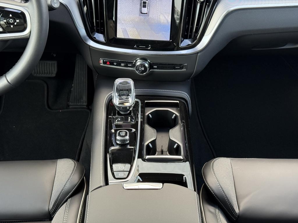 Volvo V60 t6 398pk recharge ultra dark| pano| 360camera| adap.cruise| awd