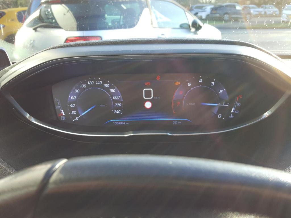 Peugeot 3008 1.2 130pk s&s access trekhaak | cruise control | airco | bluet