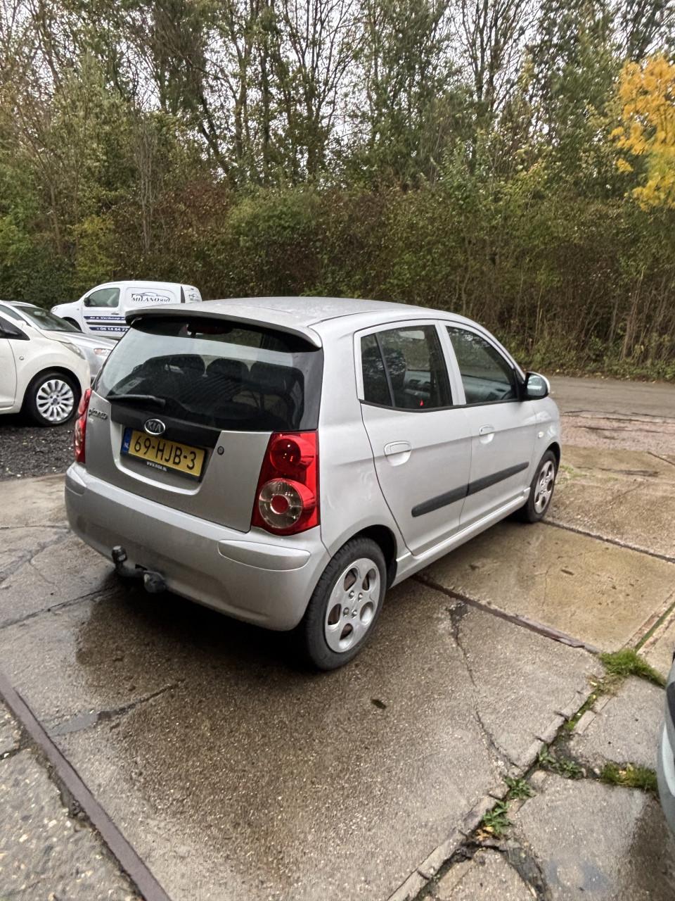Kia picanto lage km jaar apk