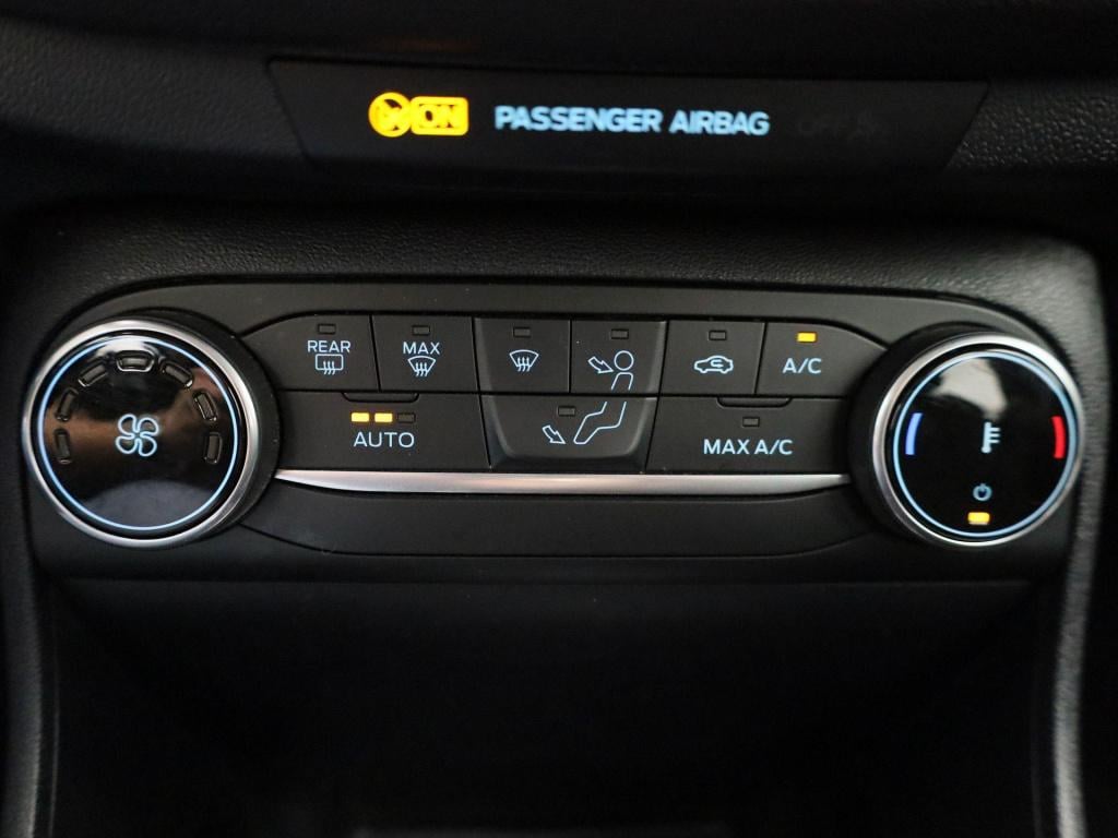 Ford Fiesta 1.0 ecoboost hybrid titanium | parkeer sensoren | cruise contro