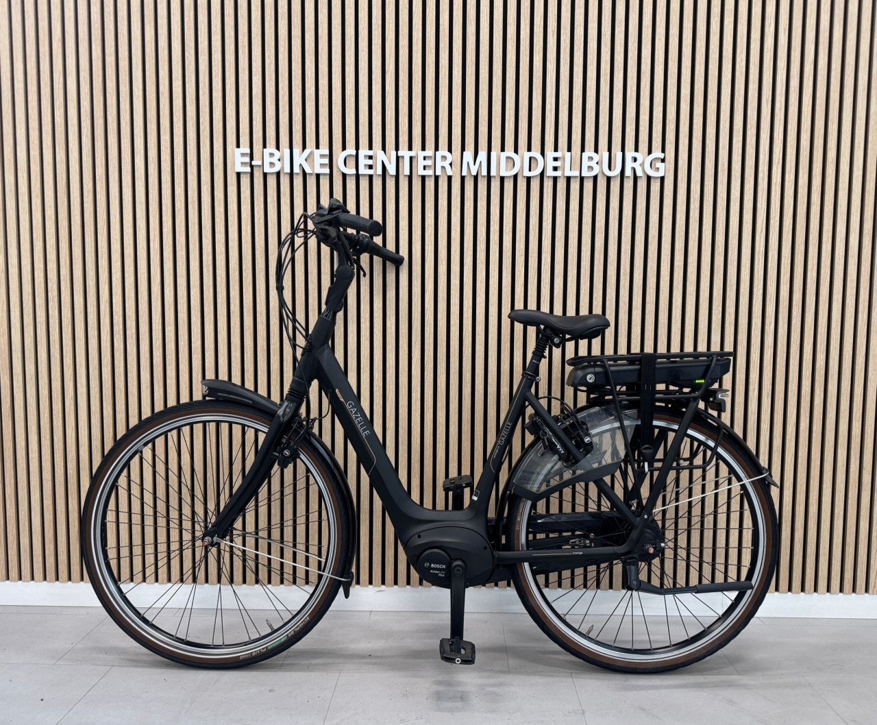 Gazelle Orange C8 Bosch Active Line Plus 400Wh 53CM