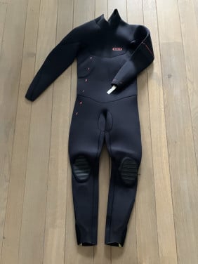 Te koop Nieuw ‘ION’ windsurf wetsuit maat 48S dikte 5.5/4.5