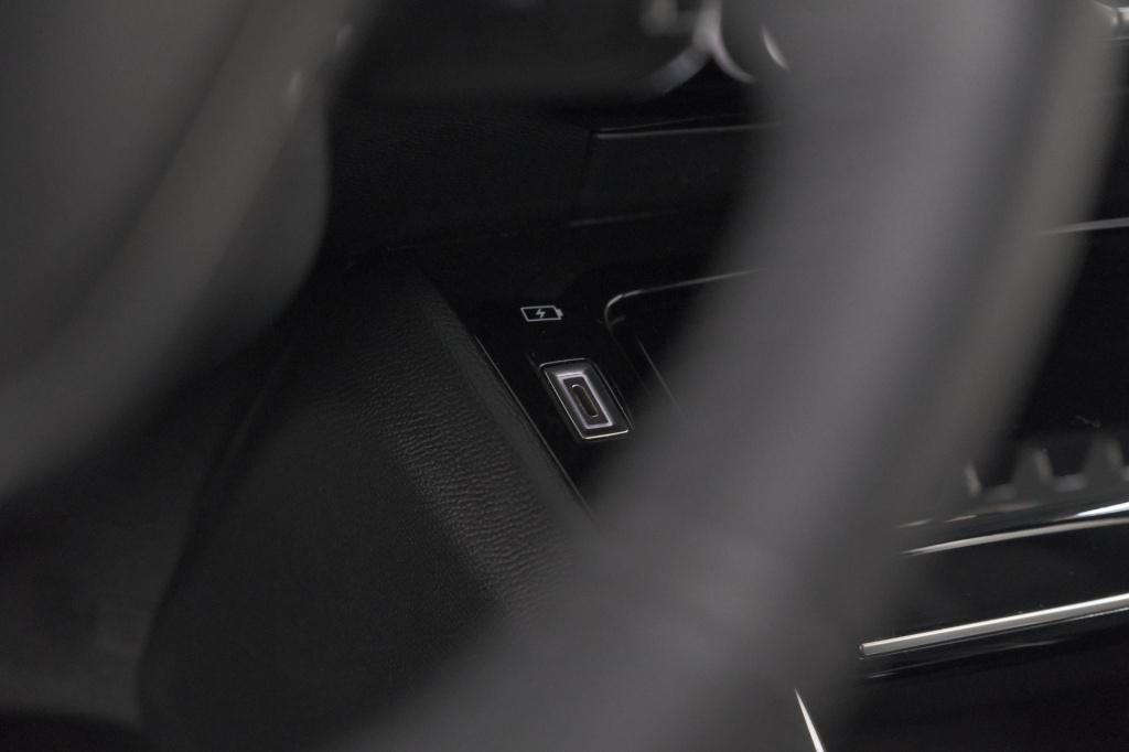 Peugeot 208 puretech 100 allure | apple carplay | parkeersensoren | climate