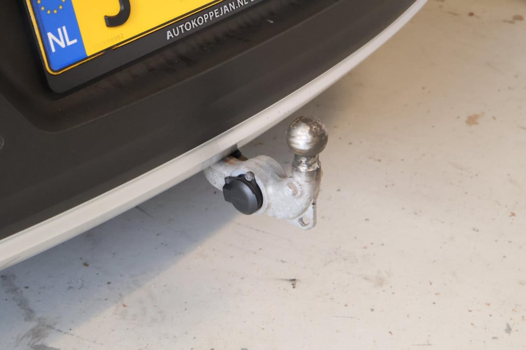 Volvo XC40 1.5 t5 twin engine momentum pro nl auto, trekhaak, el koffer,