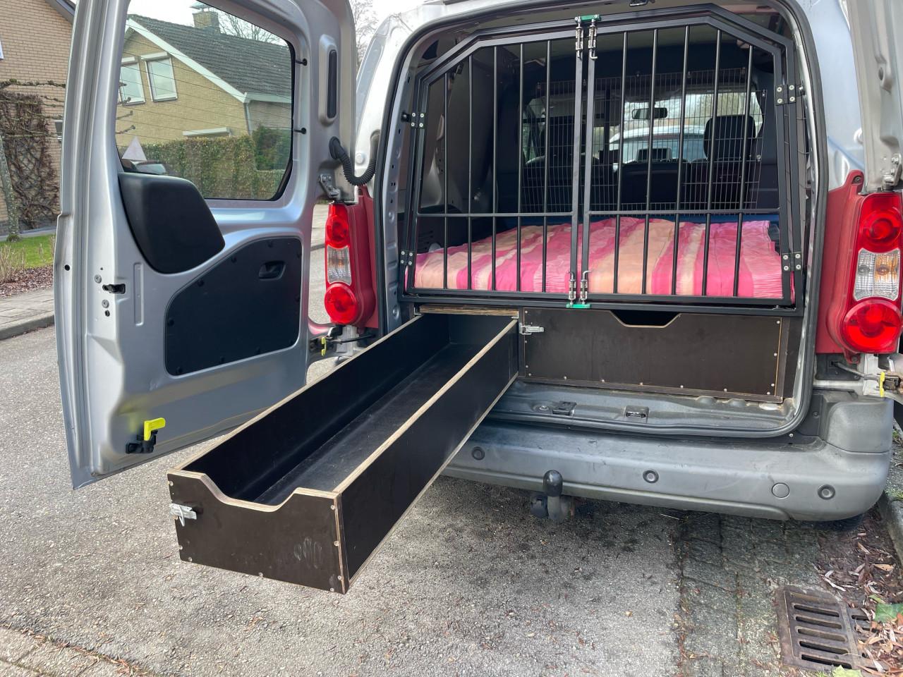 Honden rek met lades peugeot partner 2009