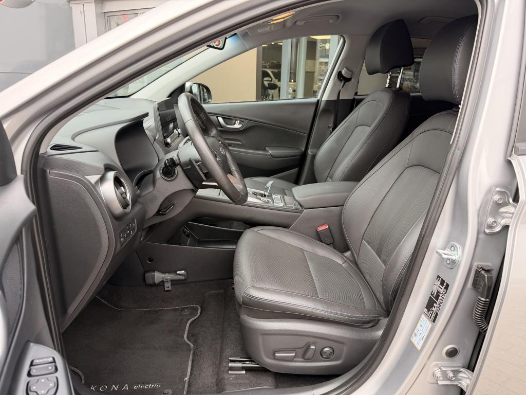 Hyundai Kona ev premium 64 kwh 3 fase | luxe uitvoering | navigatie | hud |