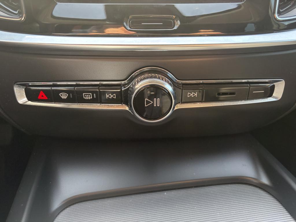 Volvo V60 2.0 b4 plus dark
