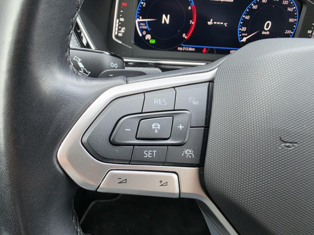 Volkswagen T-cross 1.5 tsi r-line | led | navi | camera | acc | stoelverwar
