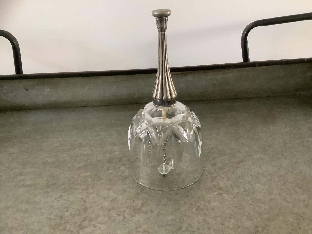 Prachtige Kristallen Tafelbel met Tinnen Handvat