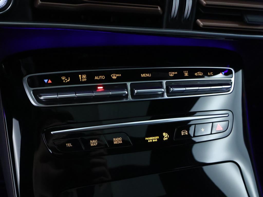 Mercedes-Benz Eqc 400 4matic luxury line 80kw | panoramadak | stoelverwarmi