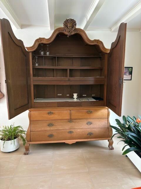 Kabinet kast antiek