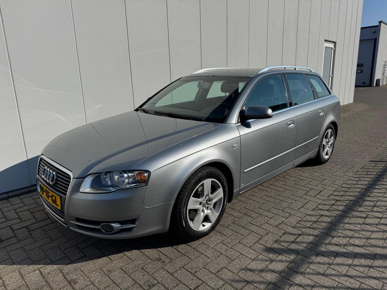 Audi A4 1.8 turbo pro line met een vol jaar APK!