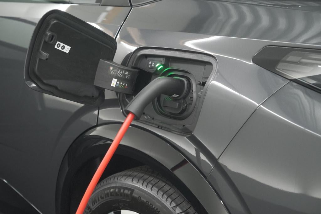 Peugeot E-3008 gt avantage 210 73 kwh | schuif-/kanteldak | warmtepomp | 36